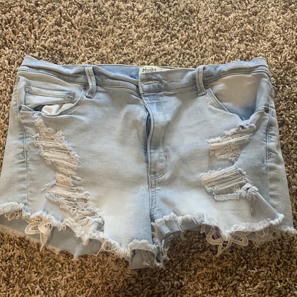 Super cute jean shorts!